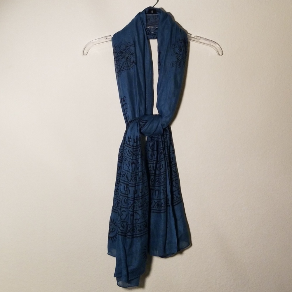 Scarf ... shoulder wrap
